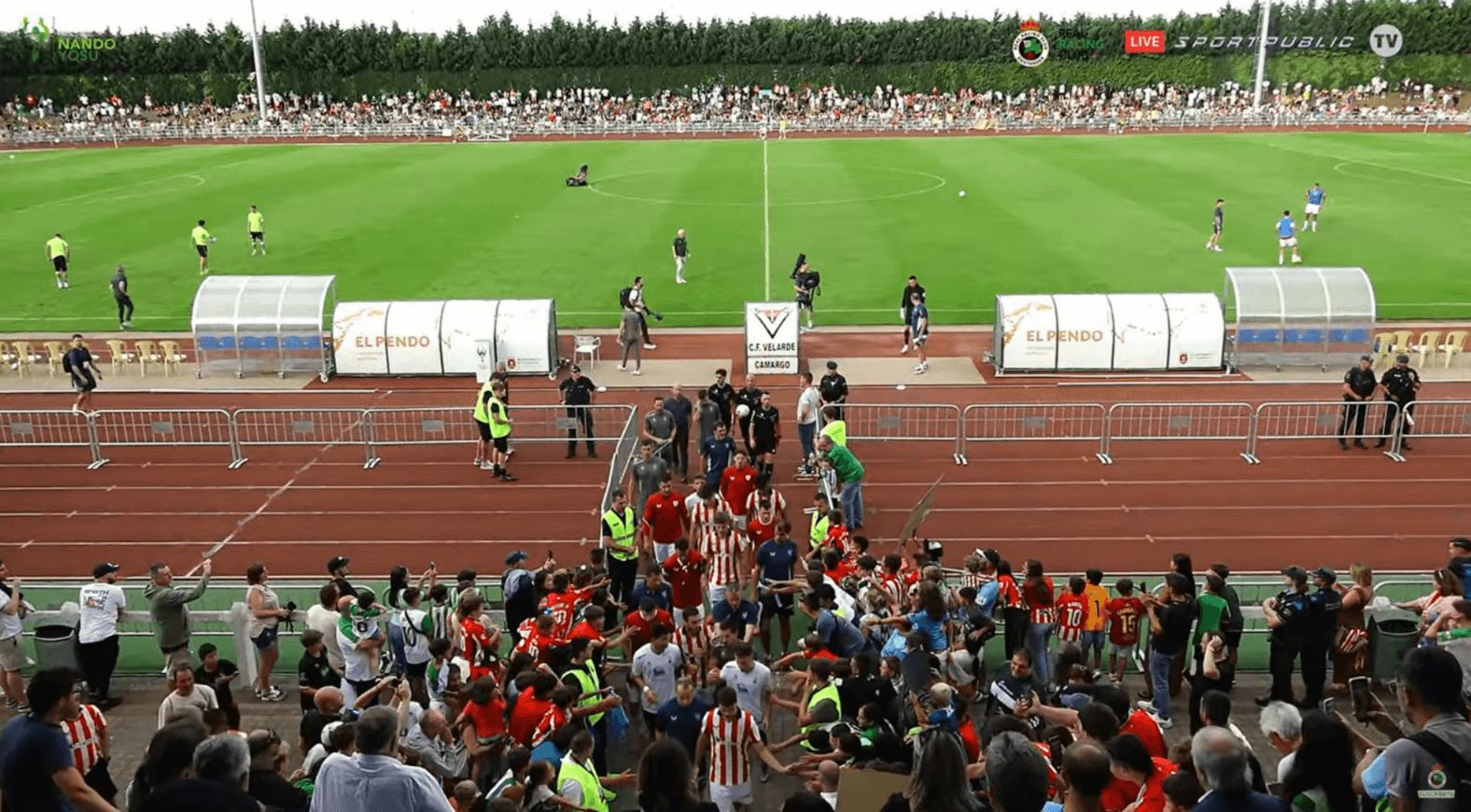  La charla entre Iñigo Vicente y Oihan Sancet.