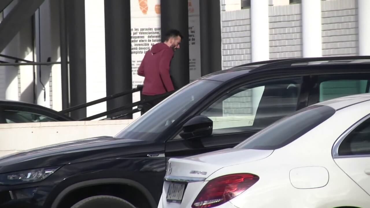  Caras largas en el entrene del Valencia CF