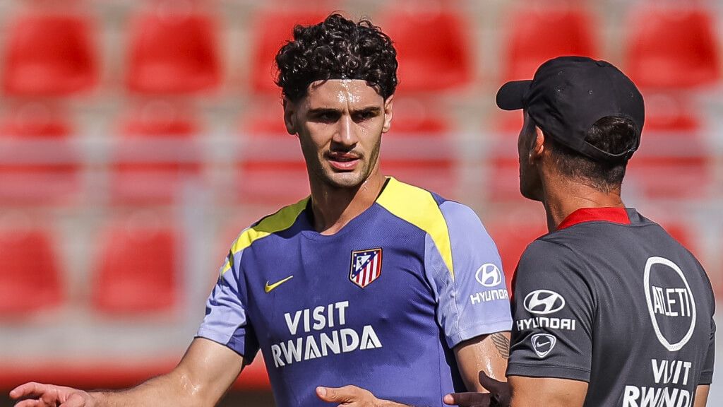 Johnny Cardoso y Simeone en un entrenamiento (Fuente: Atleti)