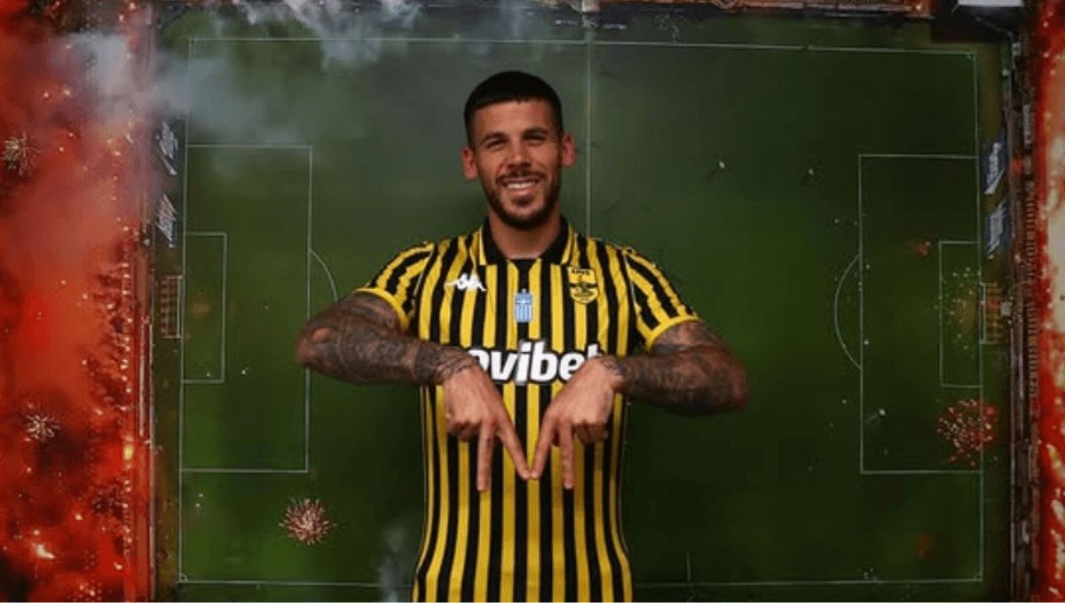  Carles Pérez, tras su fichaje por el Aris.