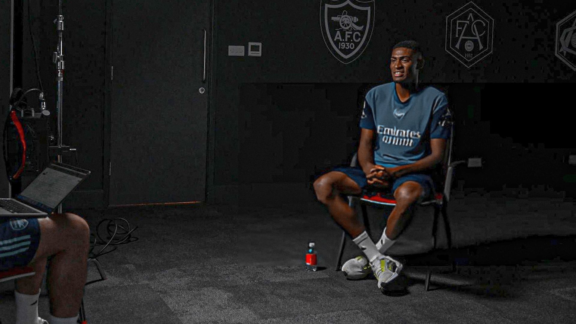 Cristhian Mosquera, vestido como jugador del Arsenal (Foto: AFC).