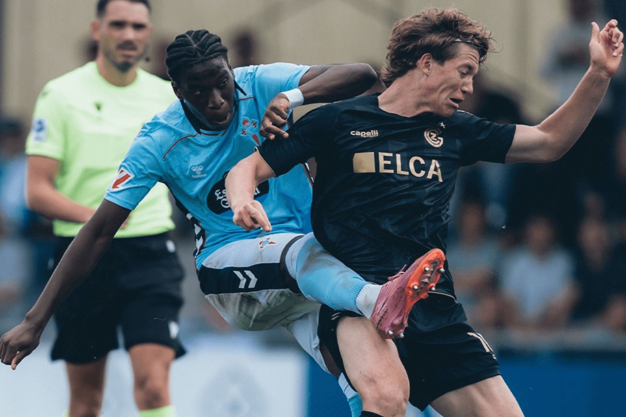  Ilaix Moriba ante el Grasshopper.