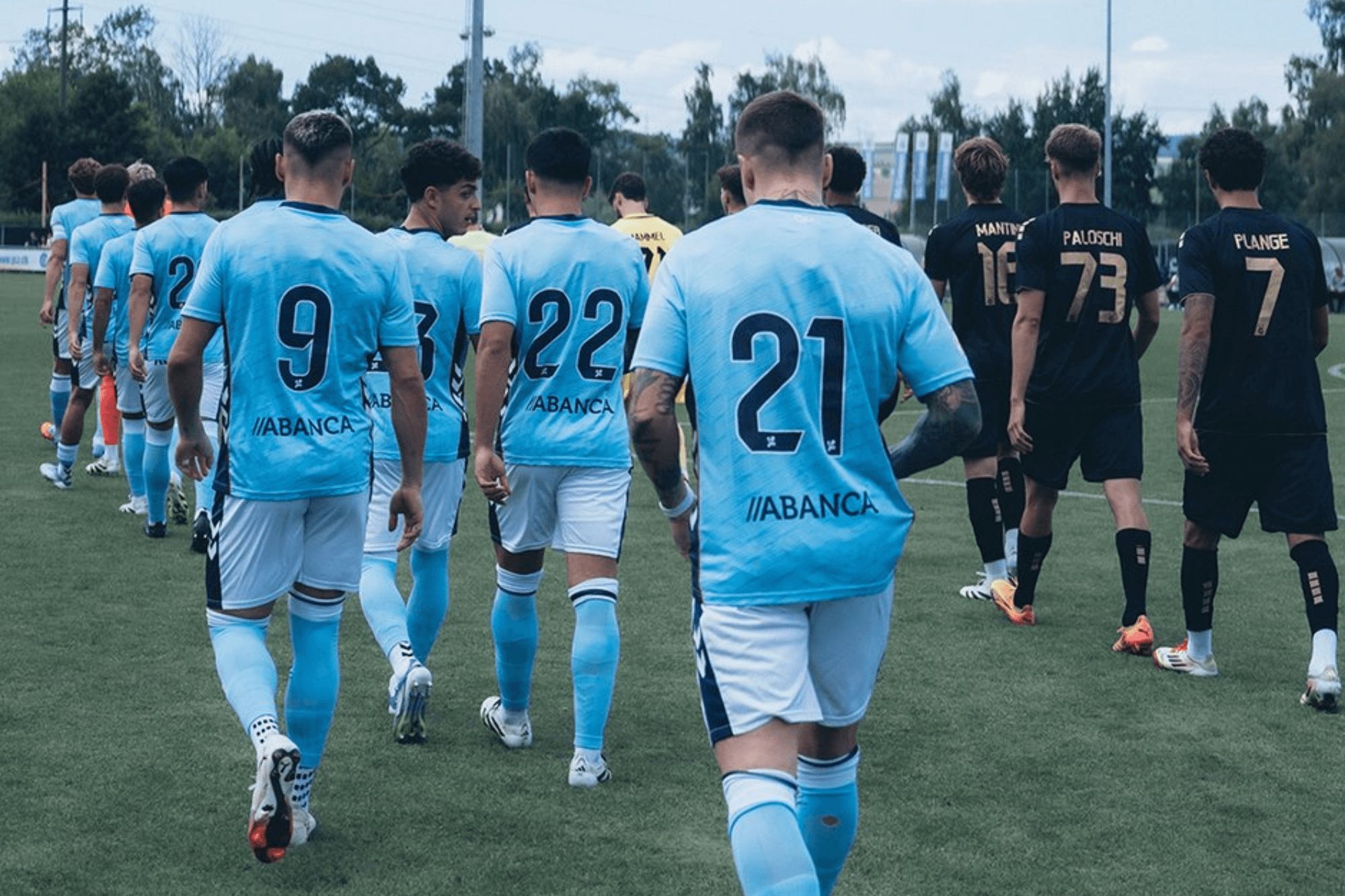  Los jugadores del Celta ante el Grasshopper.