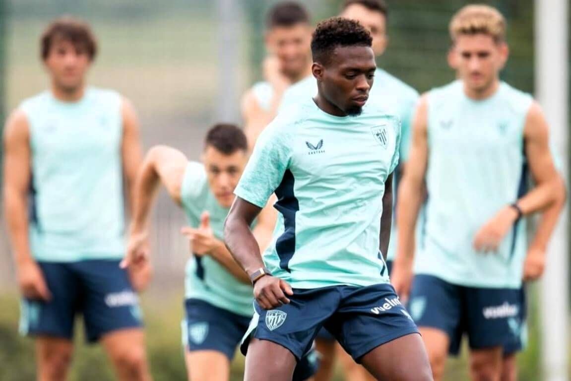 Álvaro Djaló se ejercita con el grupo en Lezama.