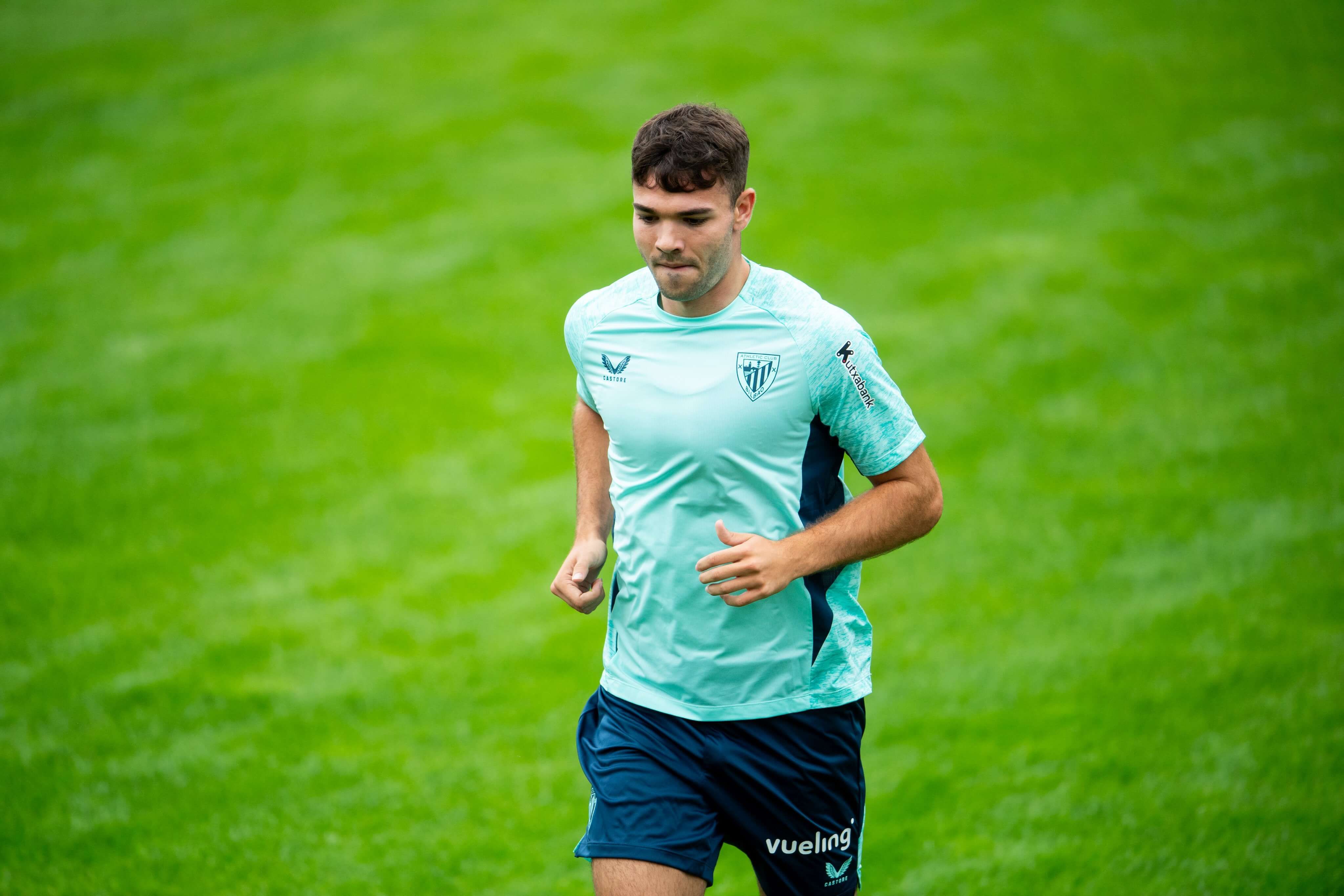  Unai Egiluz corretea en la pretemporada en Lezama.