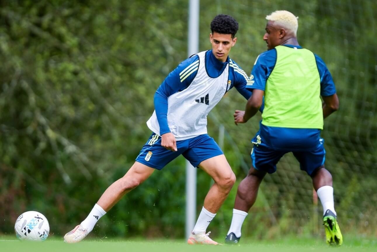  Ilyas Chairay Hassan, en un entrenamiento del Real Oviedo en pretemporada.