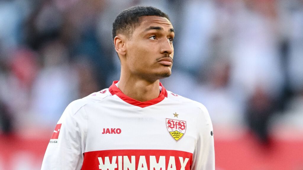  Enzo Millot en un partido con el Stuttgart (Cordon Press)