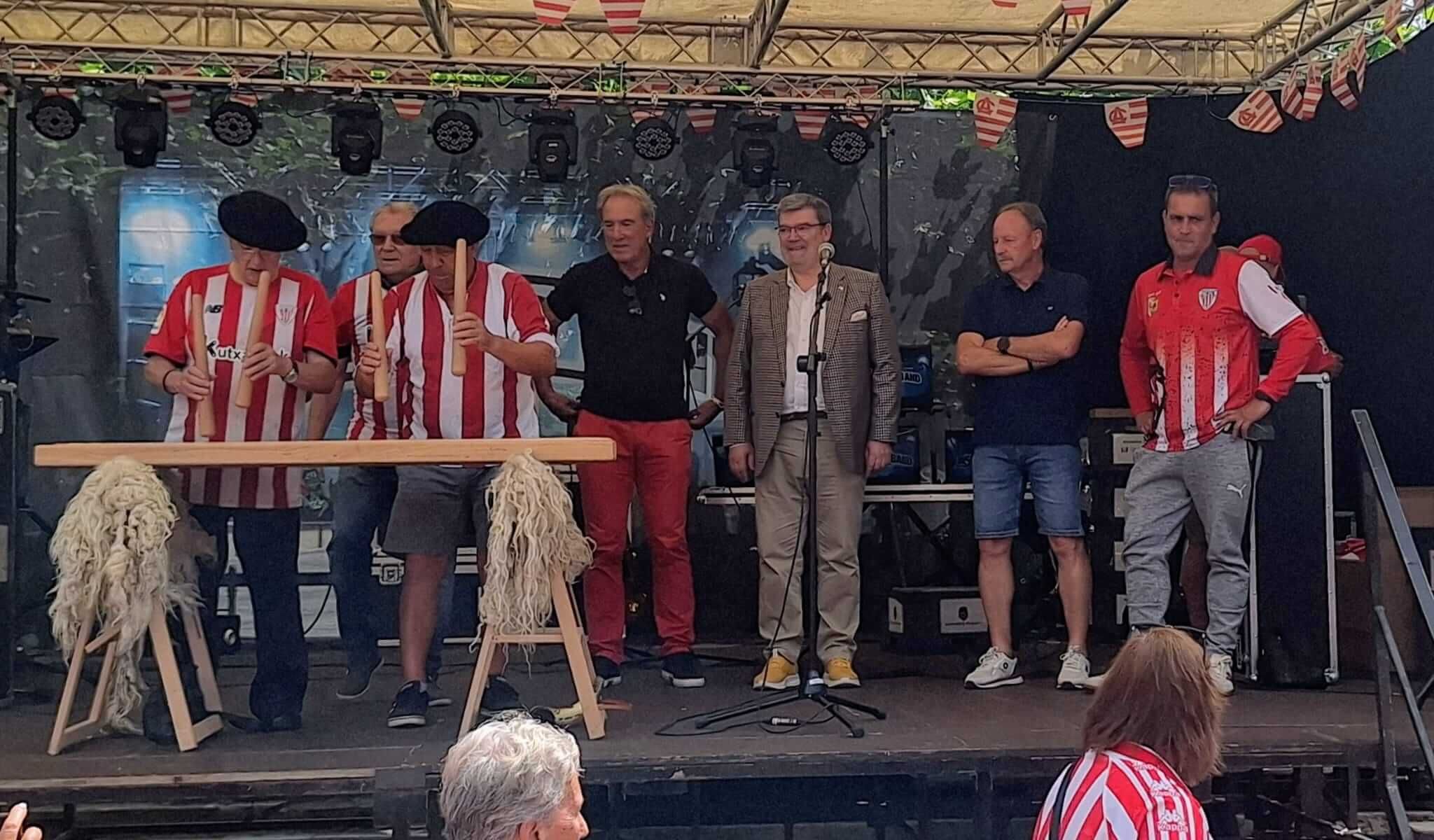 Espinosa de los Monteros ha celebrado con gran éxito de asistencia los 25 años de la Peña del Athletic Club.