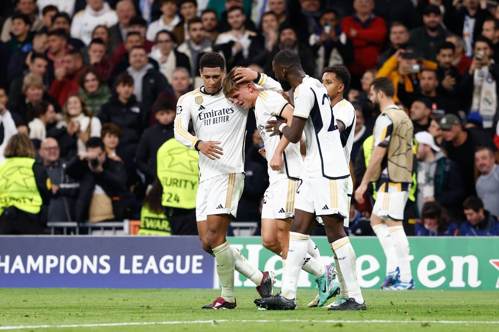 Nico Paz, celebrando su gol contra el Nápoles con el Real Madrid (Europa Press)