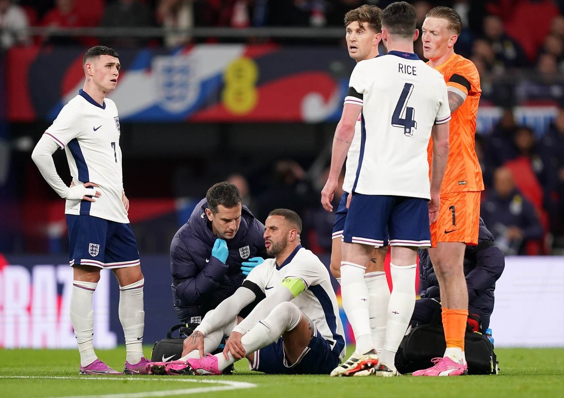 Kyle Walker, lesionado durante el Inglaterra-Brasil