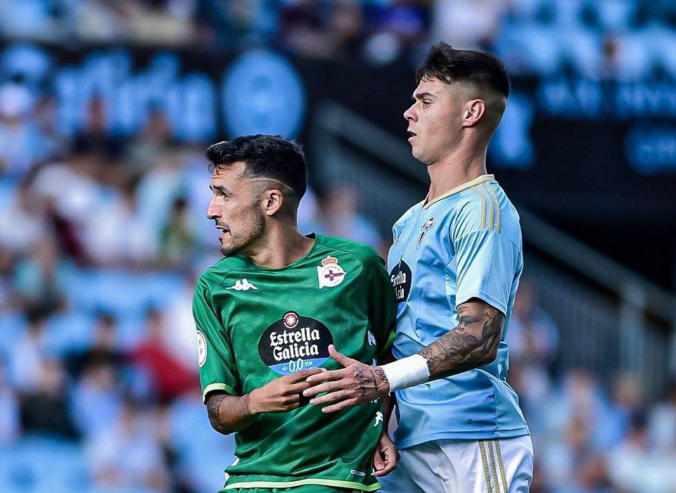 Barcia tapando a Quiles.