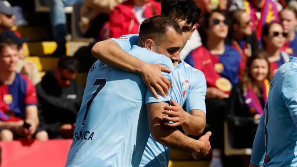 Borja Iglesias vuelve a marcar ante el Barcelona (EFE)