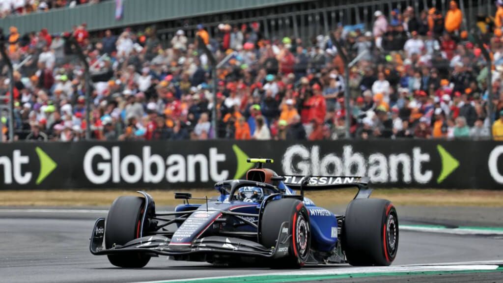 Carlos Sainz, en el Gran Premio de Silverstone.