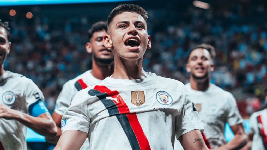 Claudio Echeverri celebrando su gol con el Manchester City (Mundial de Clubes)