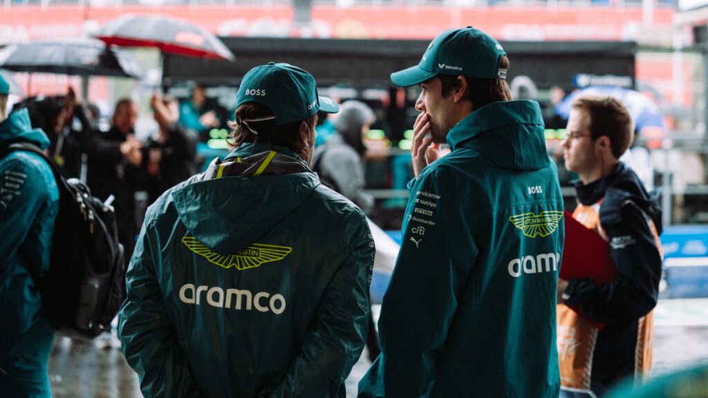  Fernando Alonso y Lance Stroll, en Spa.