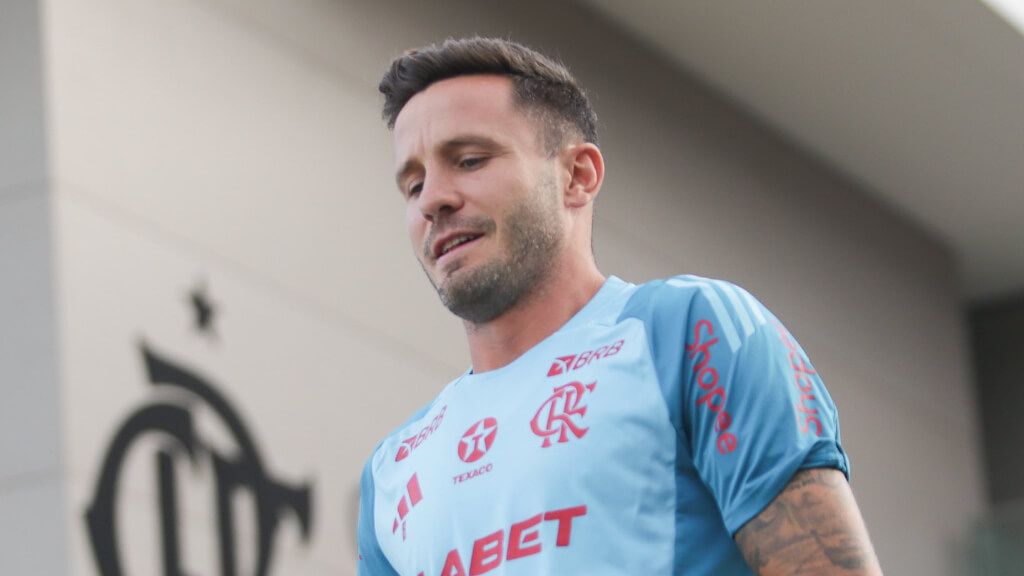 Saúl Ñíguez ya viste la camiseta del Flamengo tras salir del Atlético (Flamengo X).