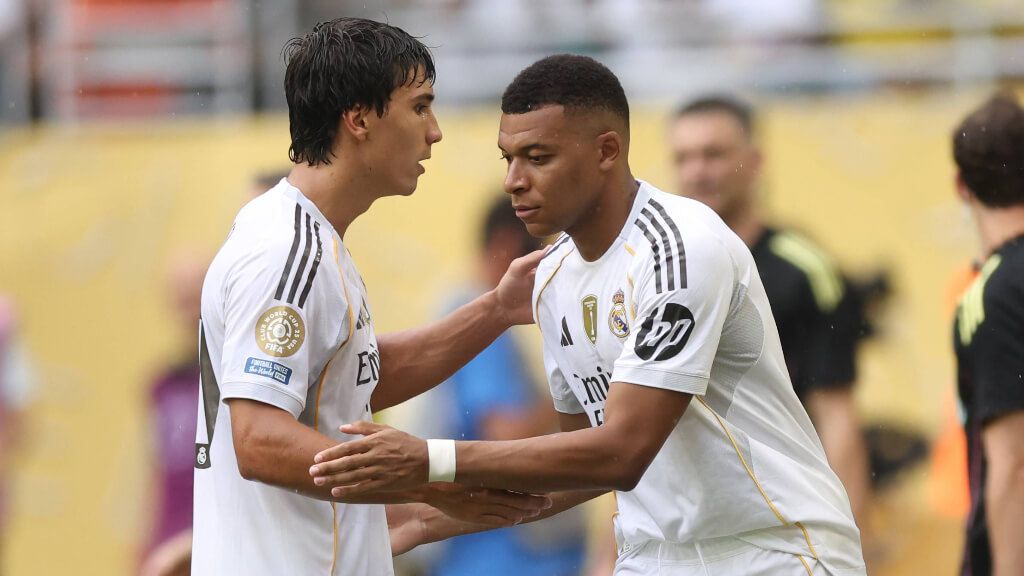 Mbappé sustituyendo a Gonzalo García (Cordon Press)