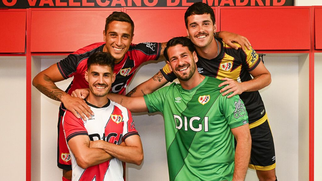  La Franja aparece en la camiseta del Rayo Vallecano (Umbro)
