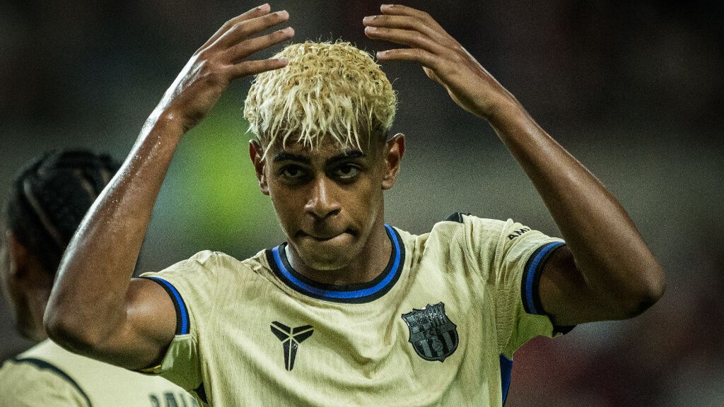  Lamine Yamal celebrando un gol contra el Seoul