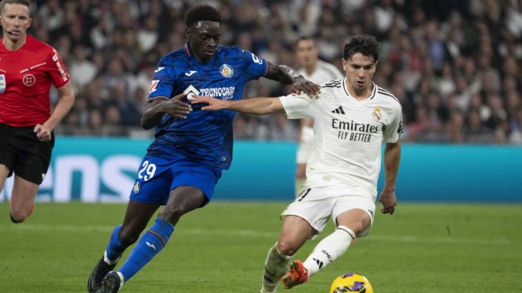  Coba da Costa ante Brahim en el Real Madrid-Getafe