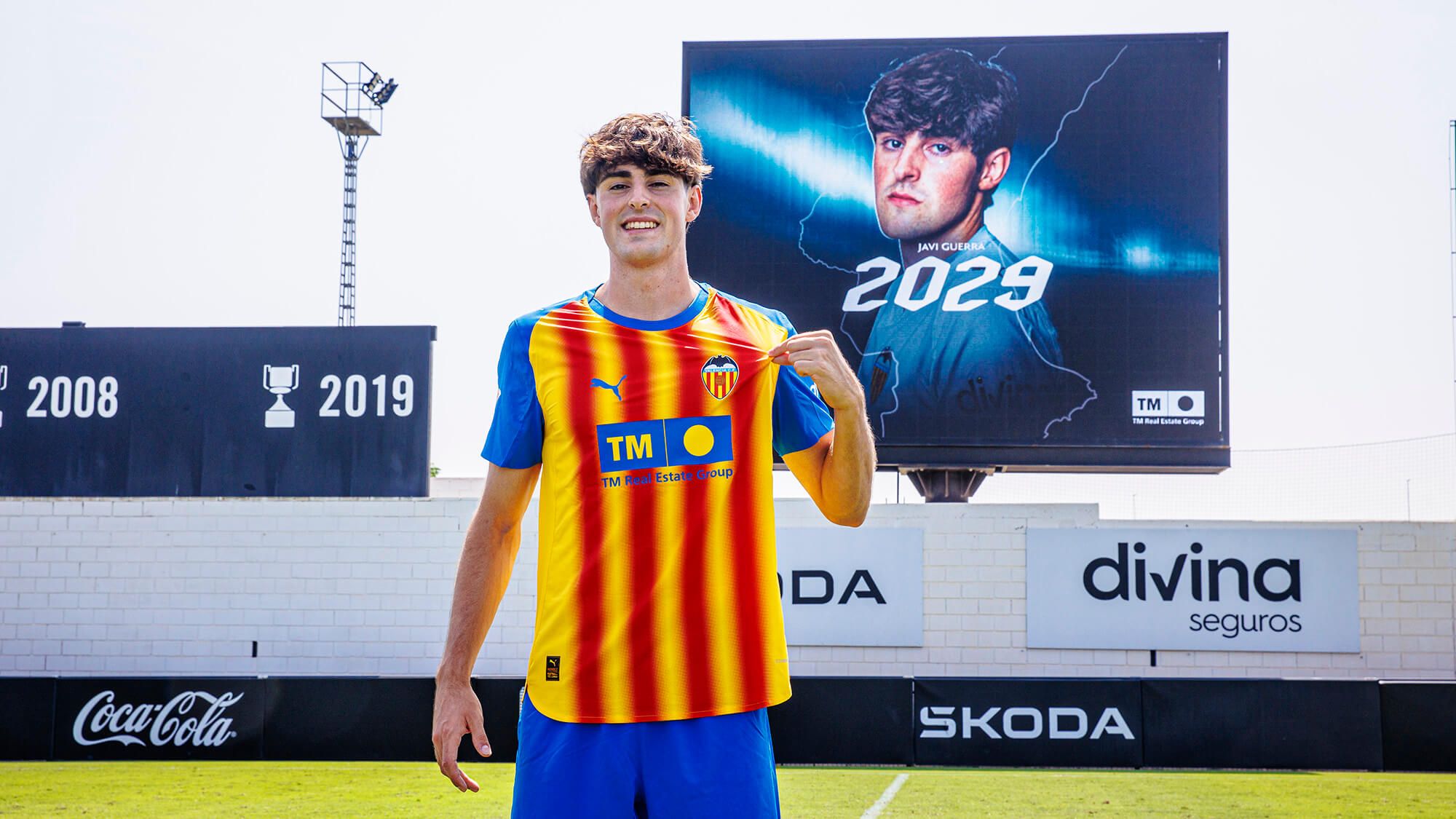 Javi Guerra, renovado por el Valencia (Foto: VCF).