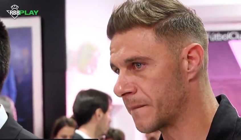  Joaquín, en la capilla ardiente por José Antonio Reyes..