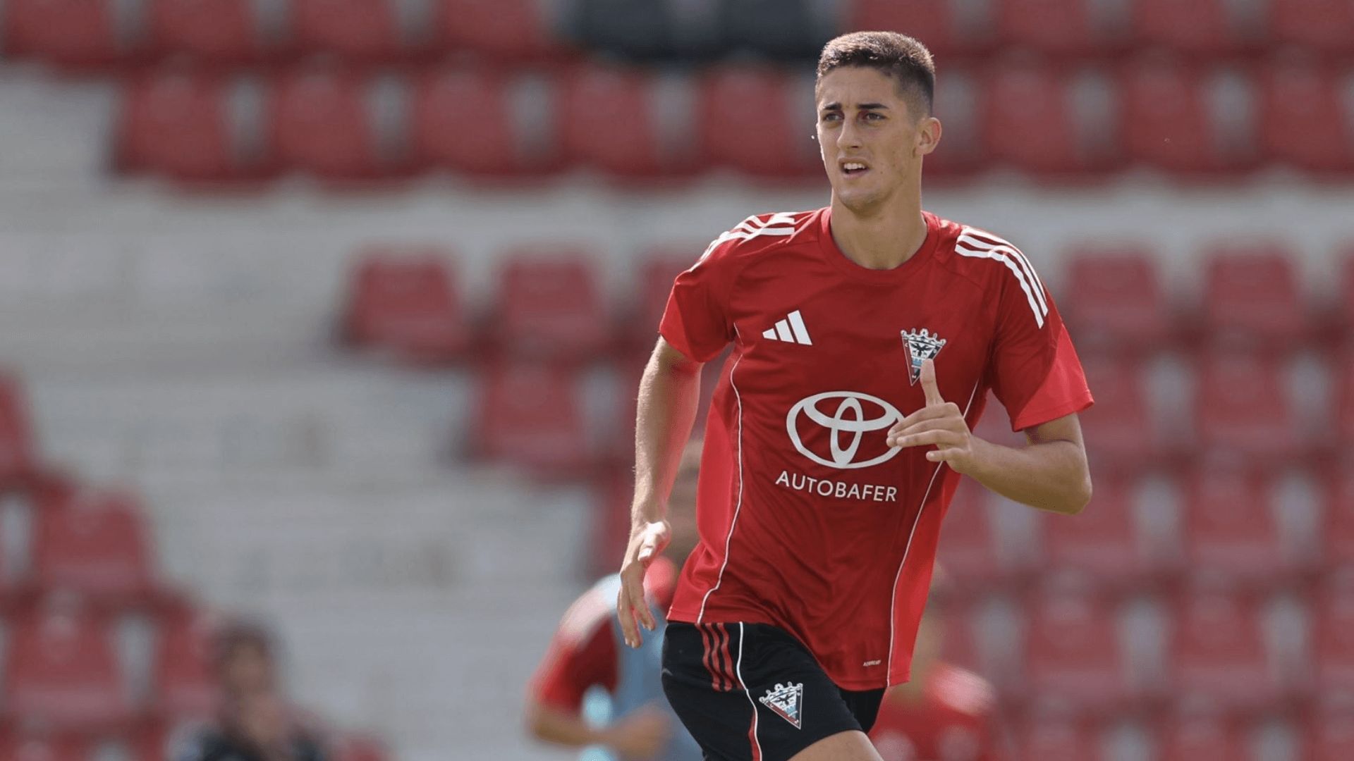 La plantilla del Mirandés, bajo mínimos antes del Cádiz.