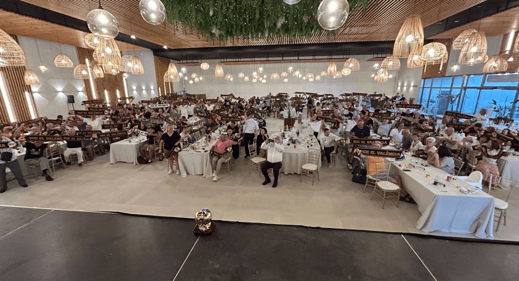 Las Peñas sacan pecho por su valencianismo