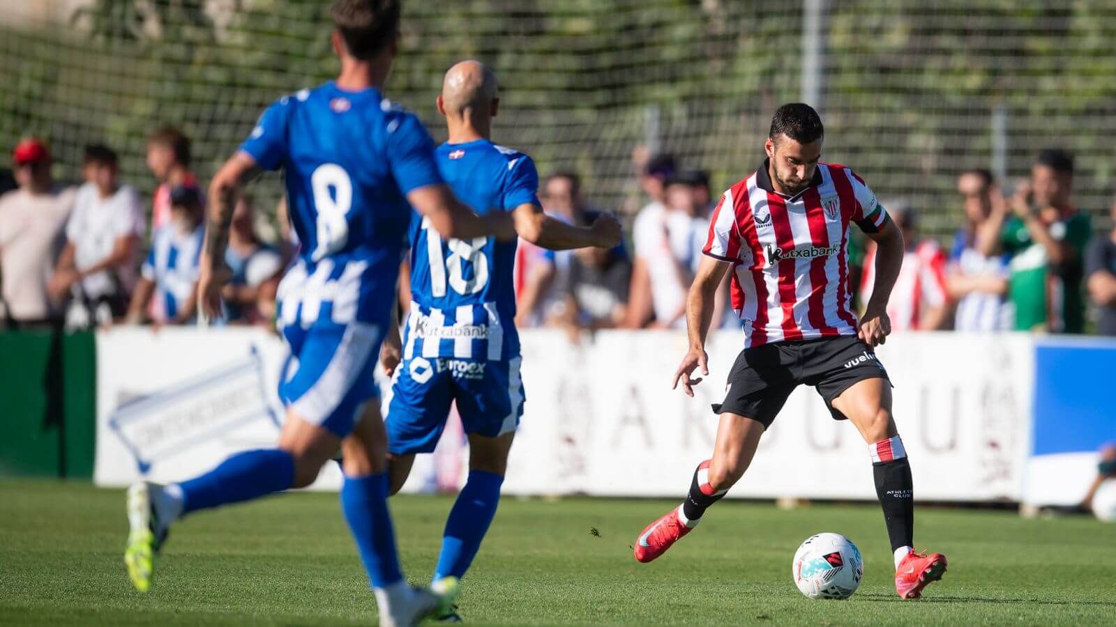 Iñago Lekue la juega ante el Alavés en Laguardia.