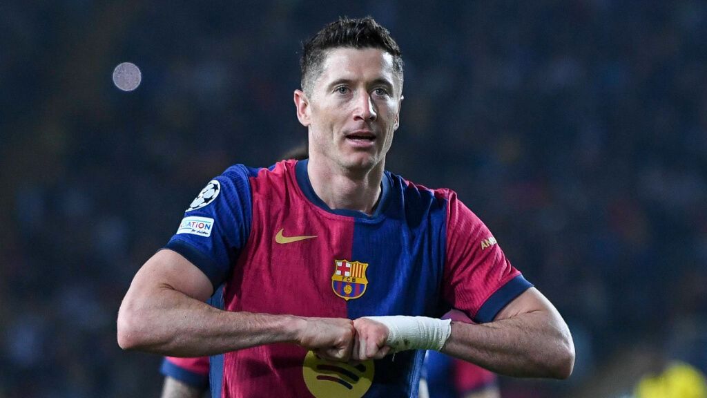 Robert Lewandowski celebrando un gol con el Barcelona (Fuente: Cordon Press)