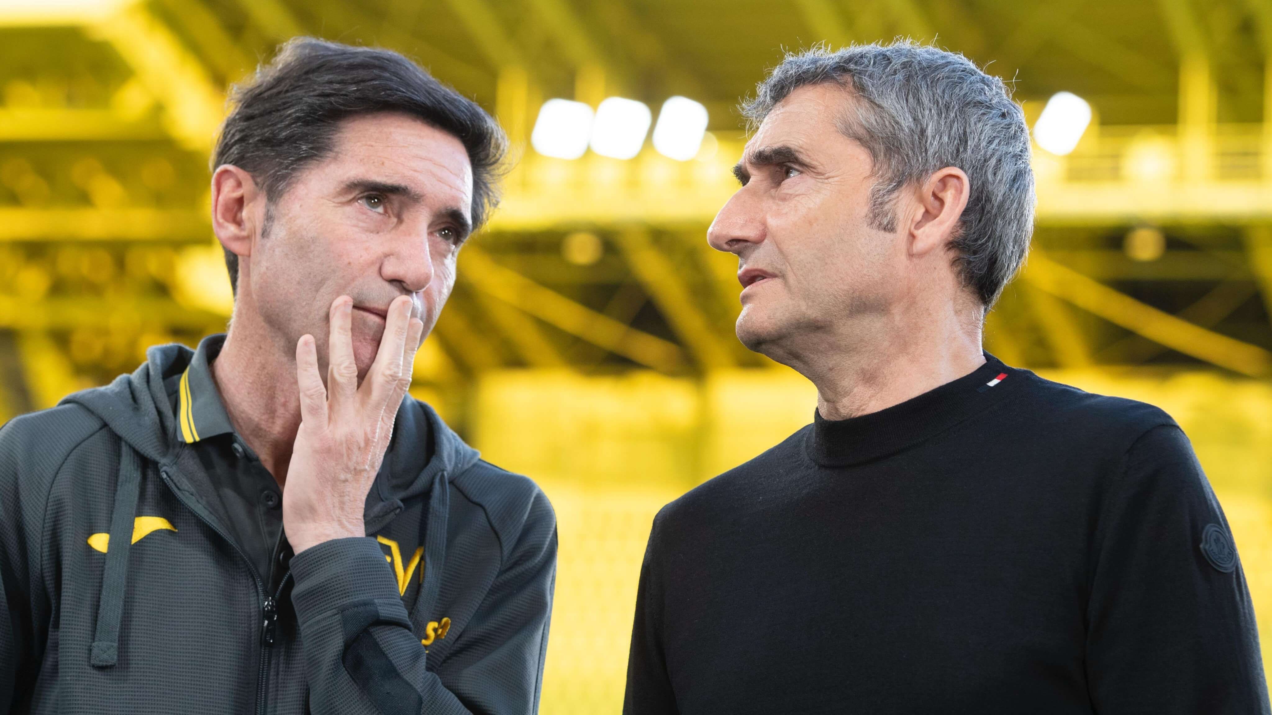  Marcelino García y Ernesto Valverde comparten confidencias antes de un Villarreal - Athletic en La Cerámica.