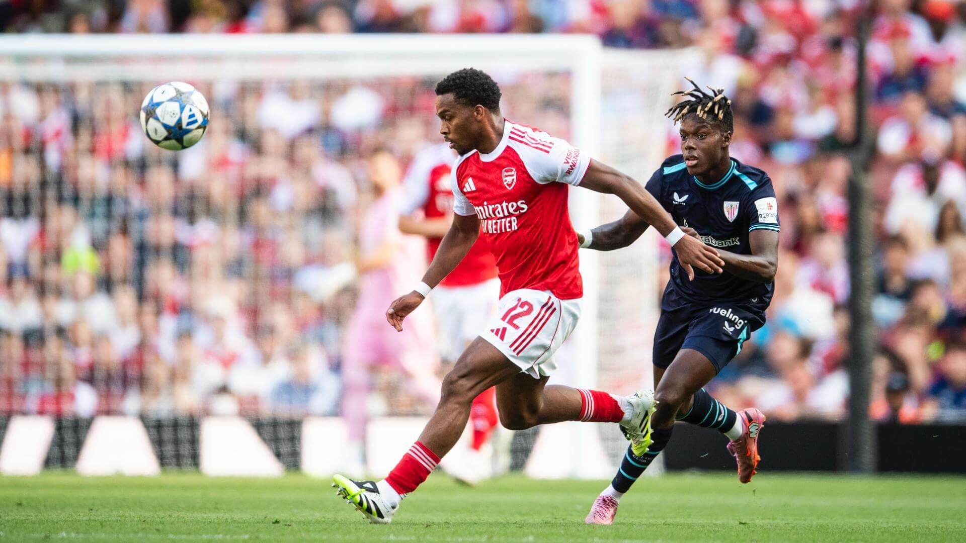  Nico Williams, en acción ante el Arsenal FC en el amistoso en el Emirates.