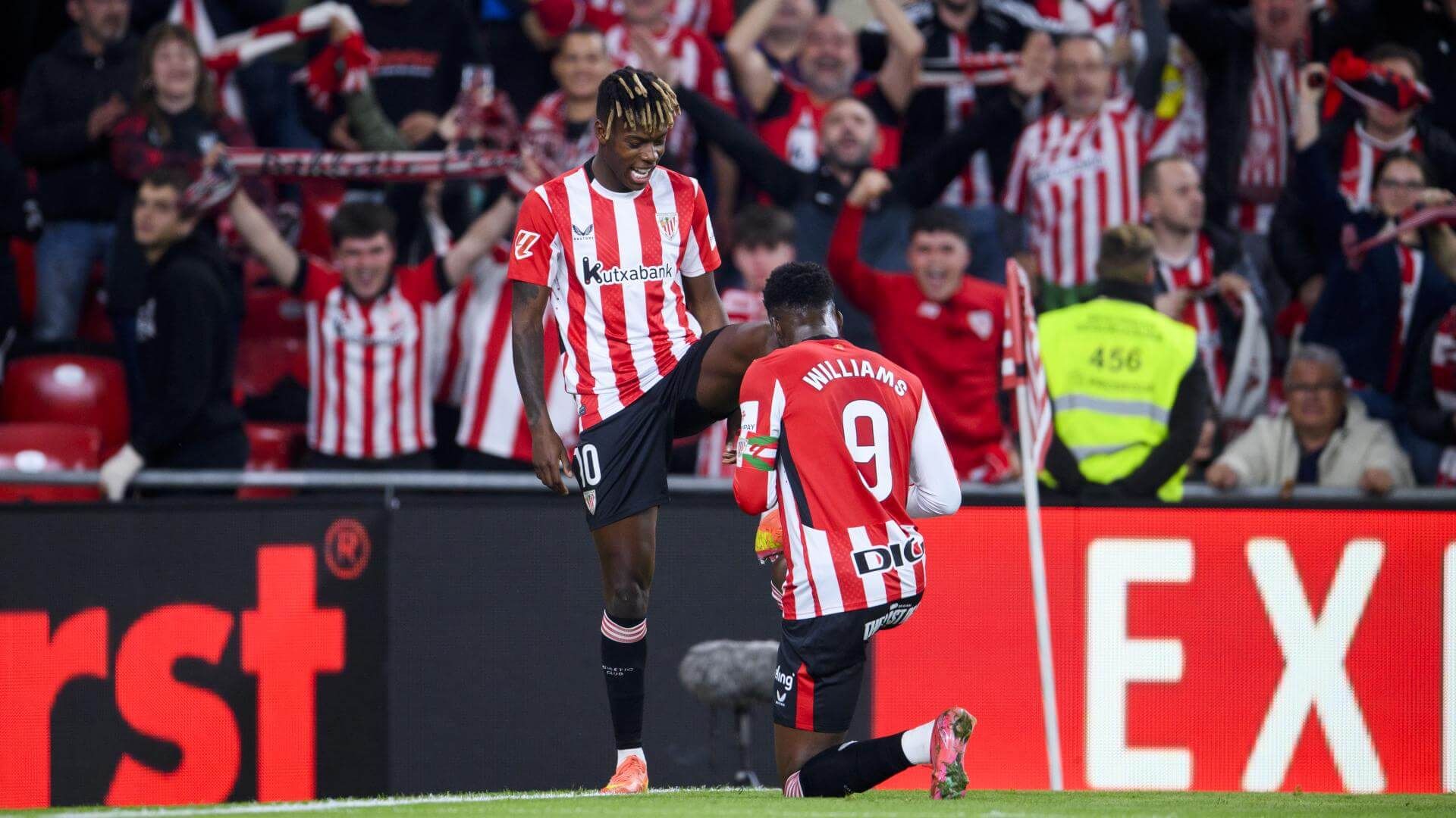  Iñaki y Nico Williams 'limpiando botas' ante el Rayo en San Mamés.