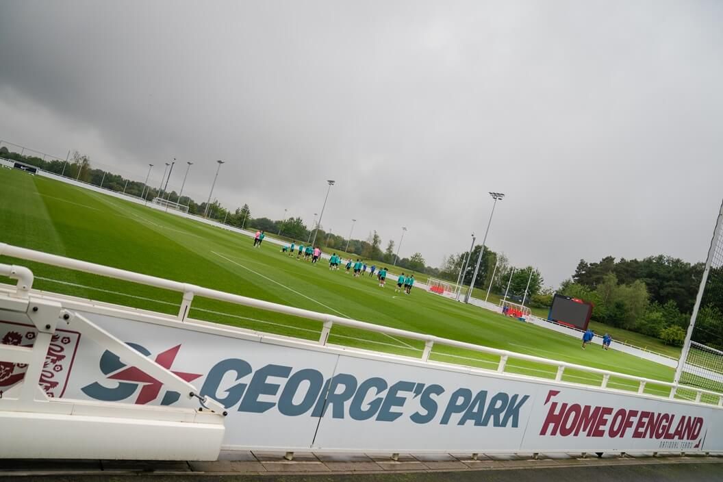Los campos de St. George's Park en la pretemporada del Betis en Inglaterra.