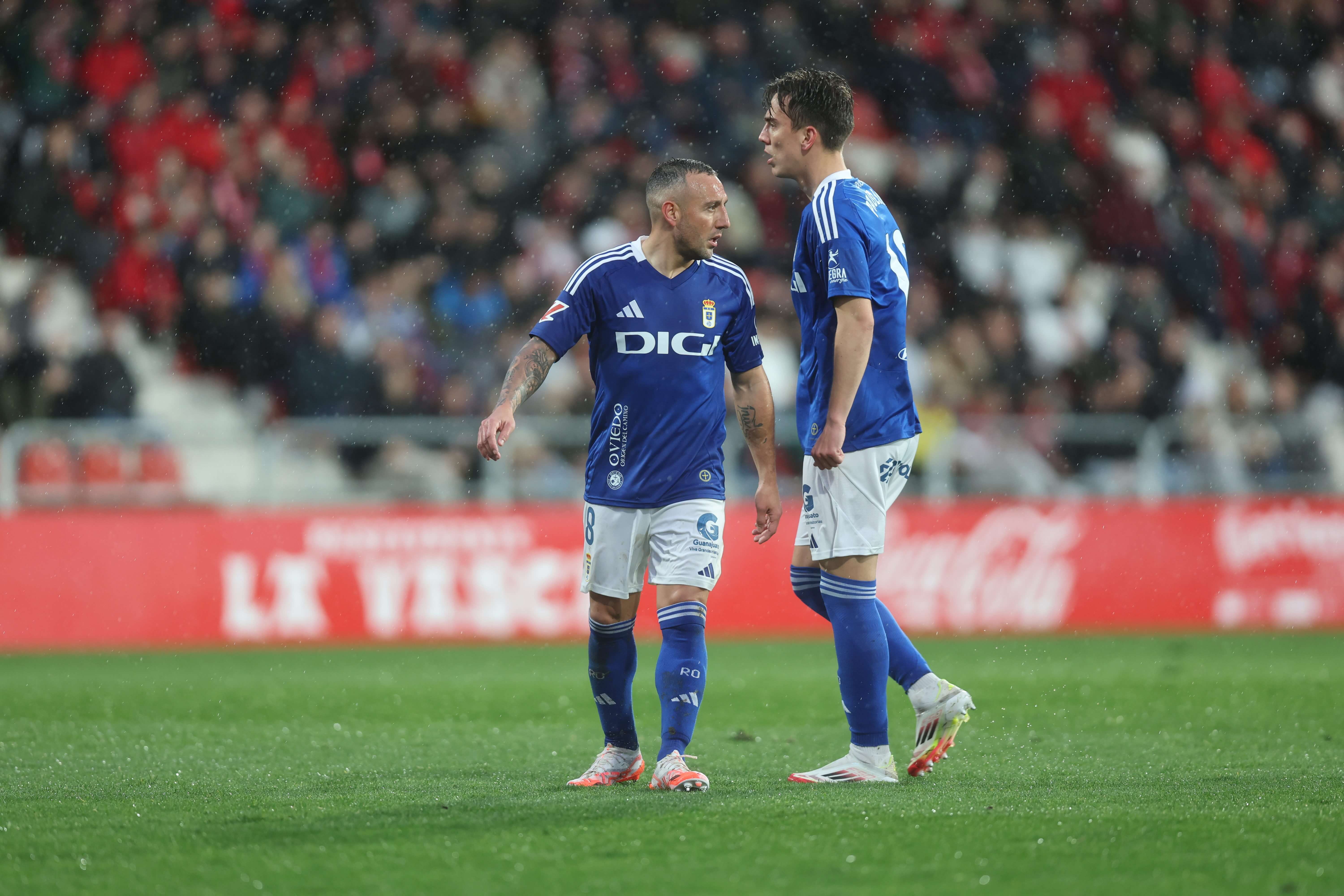 Santi Cazorla, durante el Mirandés-Oviedo.