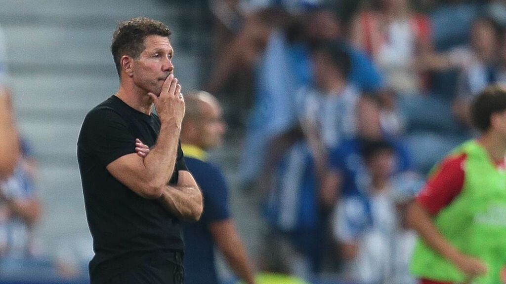 Diego Pablo Simeone durante el partido ante el Oporto (Fuente: EFE)