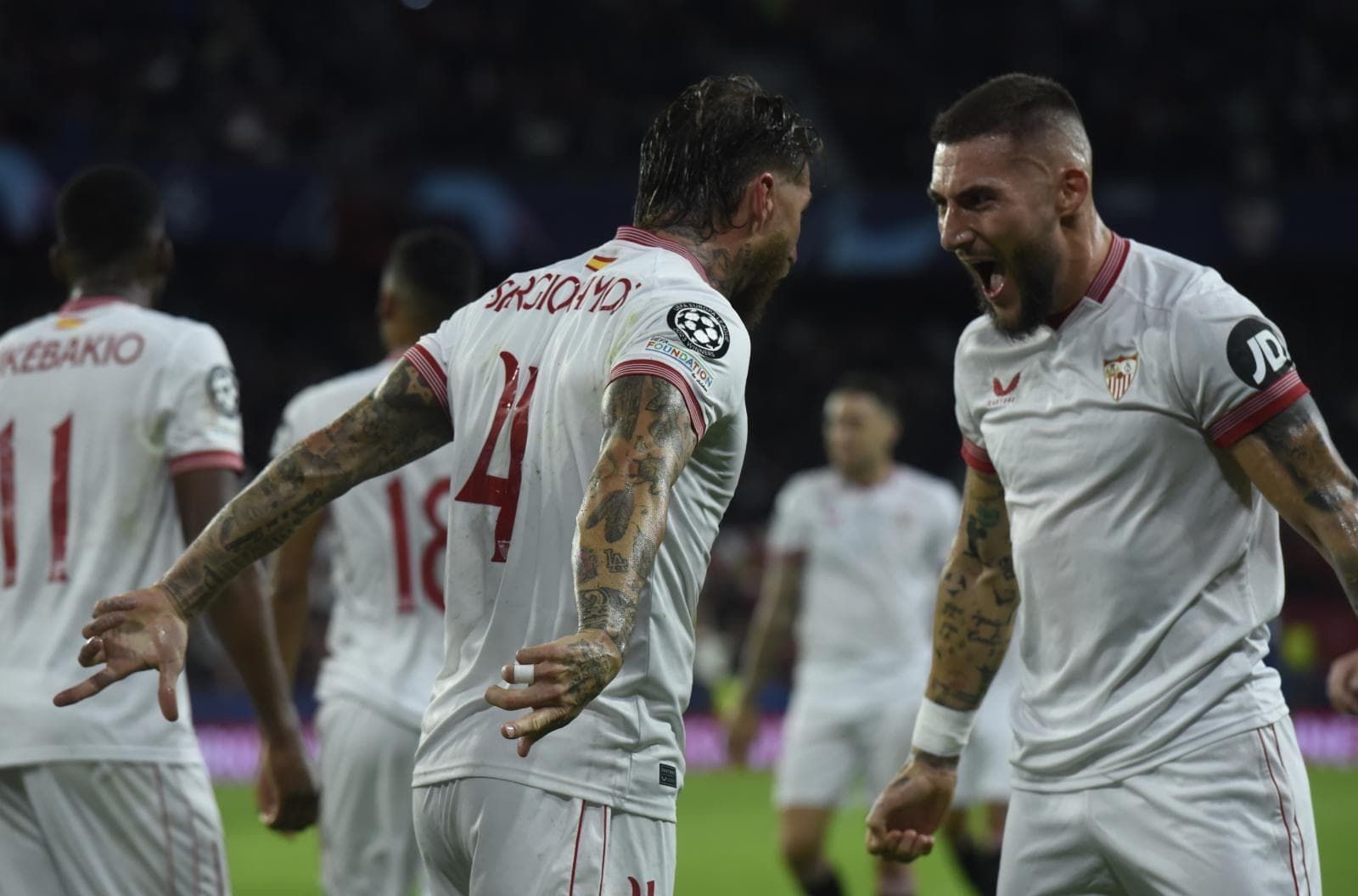  Ramos y Gudelj, celebrando el gol del Sevilla.