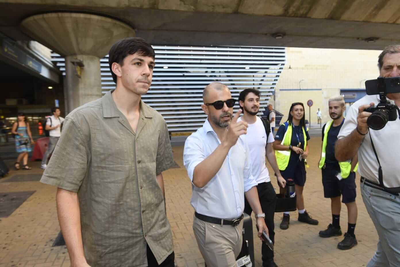  Gonzalo Petit aterriza en Sevilla para fichar por el Betis