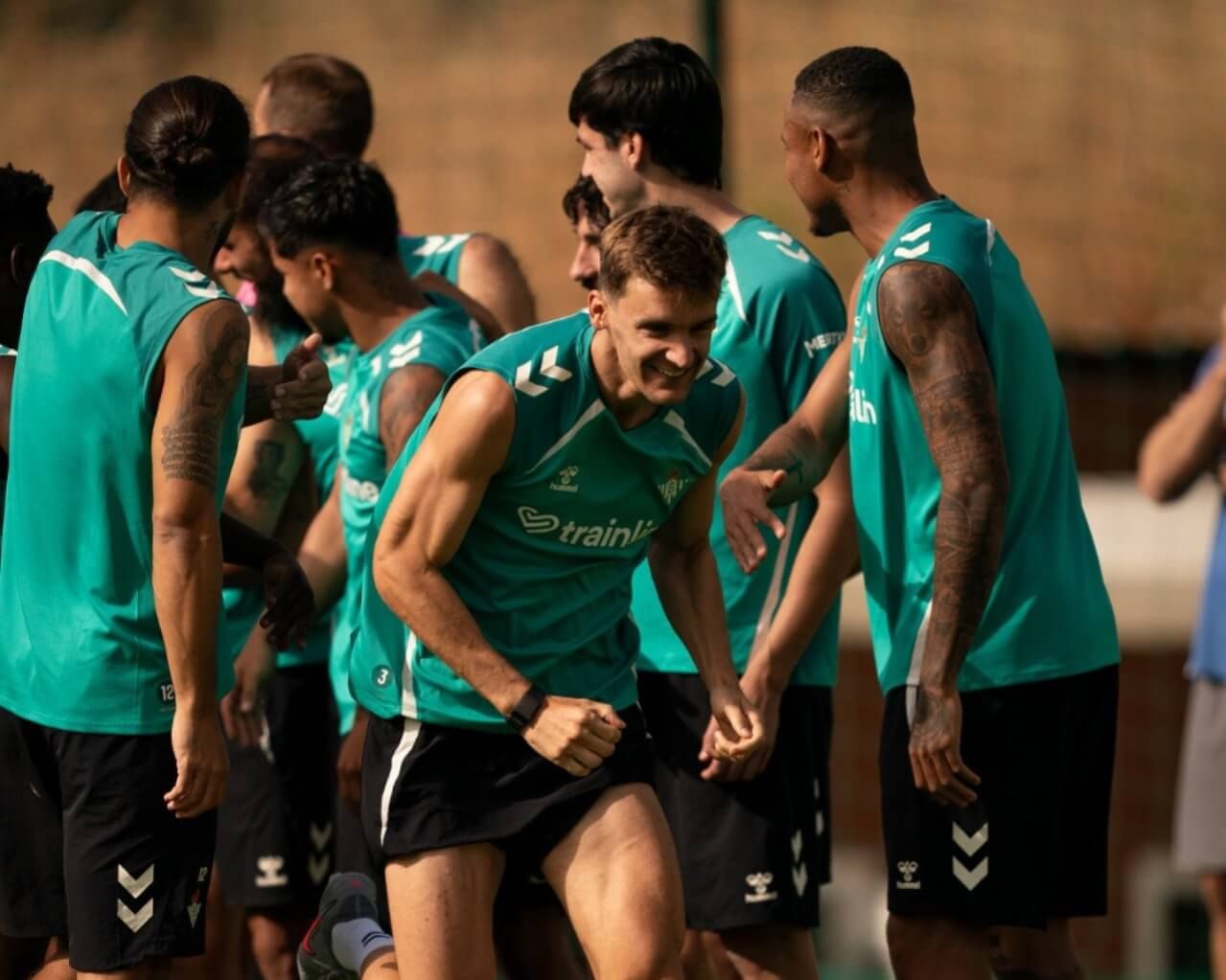  Diego Llorente, entrenando con el Betis en Marbella