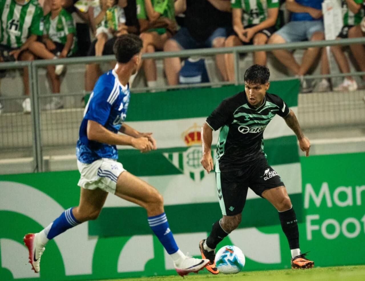  Cucho Hernández, ante el Como