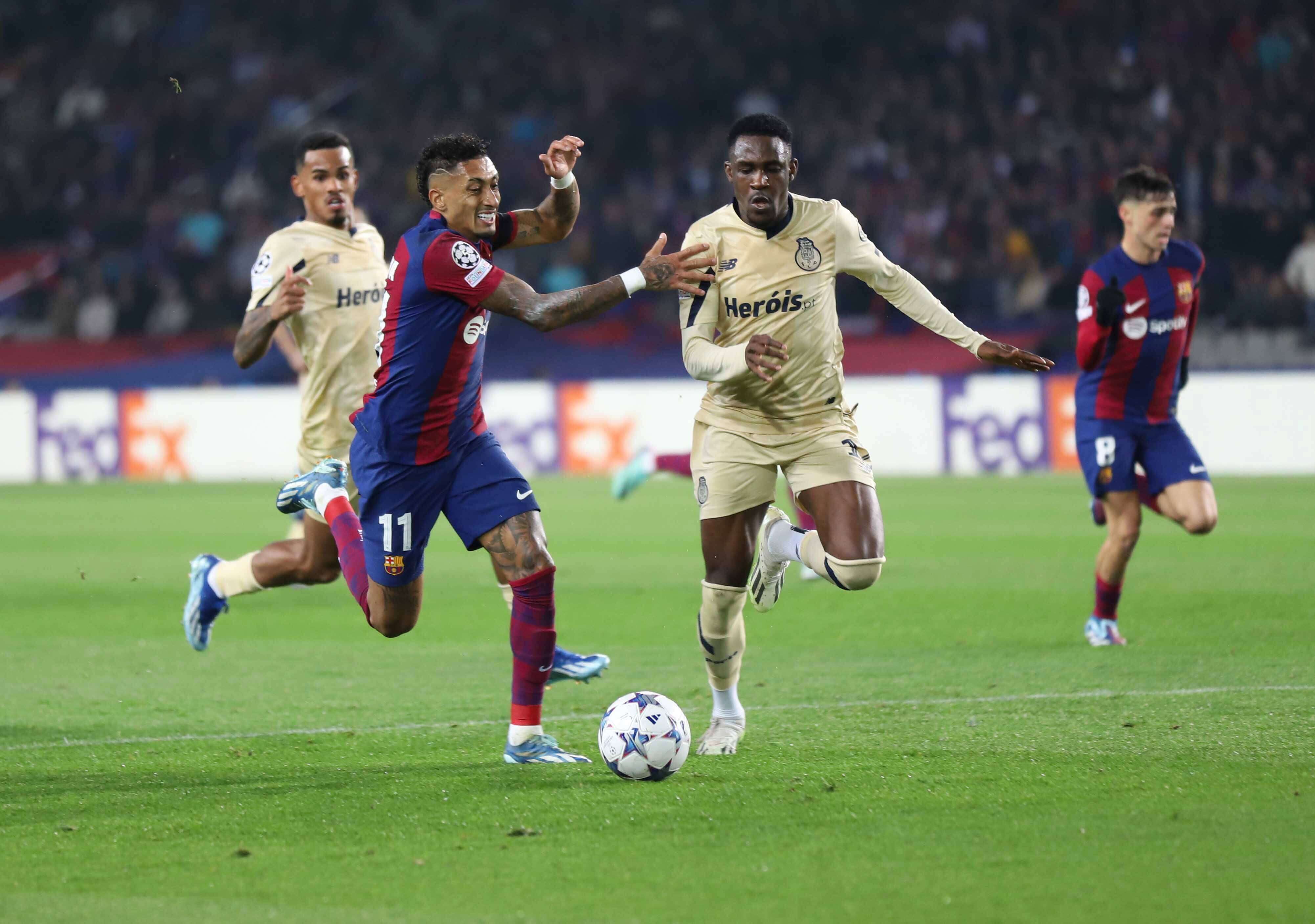 Zaidu Sanusi, durante un partido con el Oporto (Foto: Cordon Press).