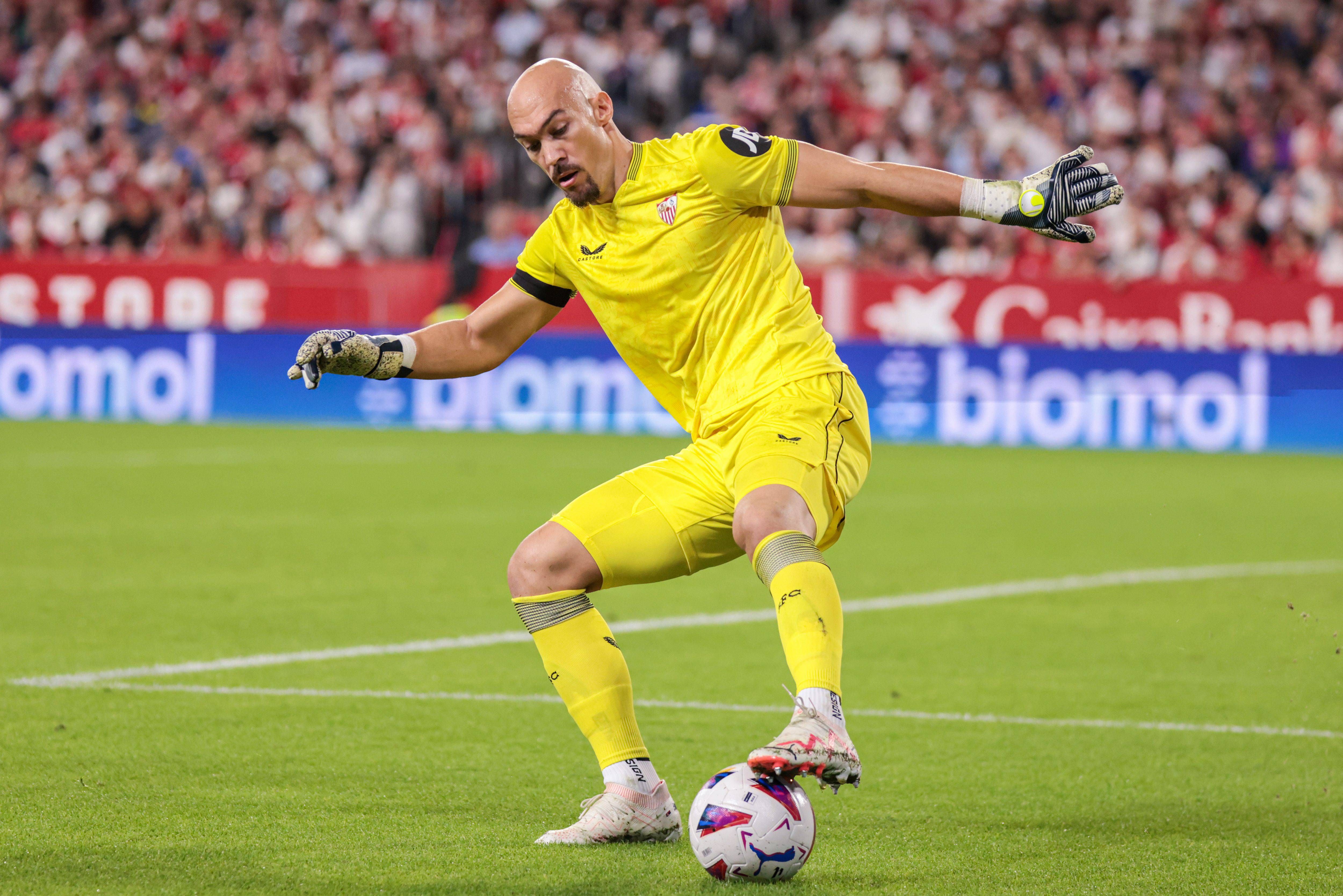  Dmitrovic, ante el Betis.