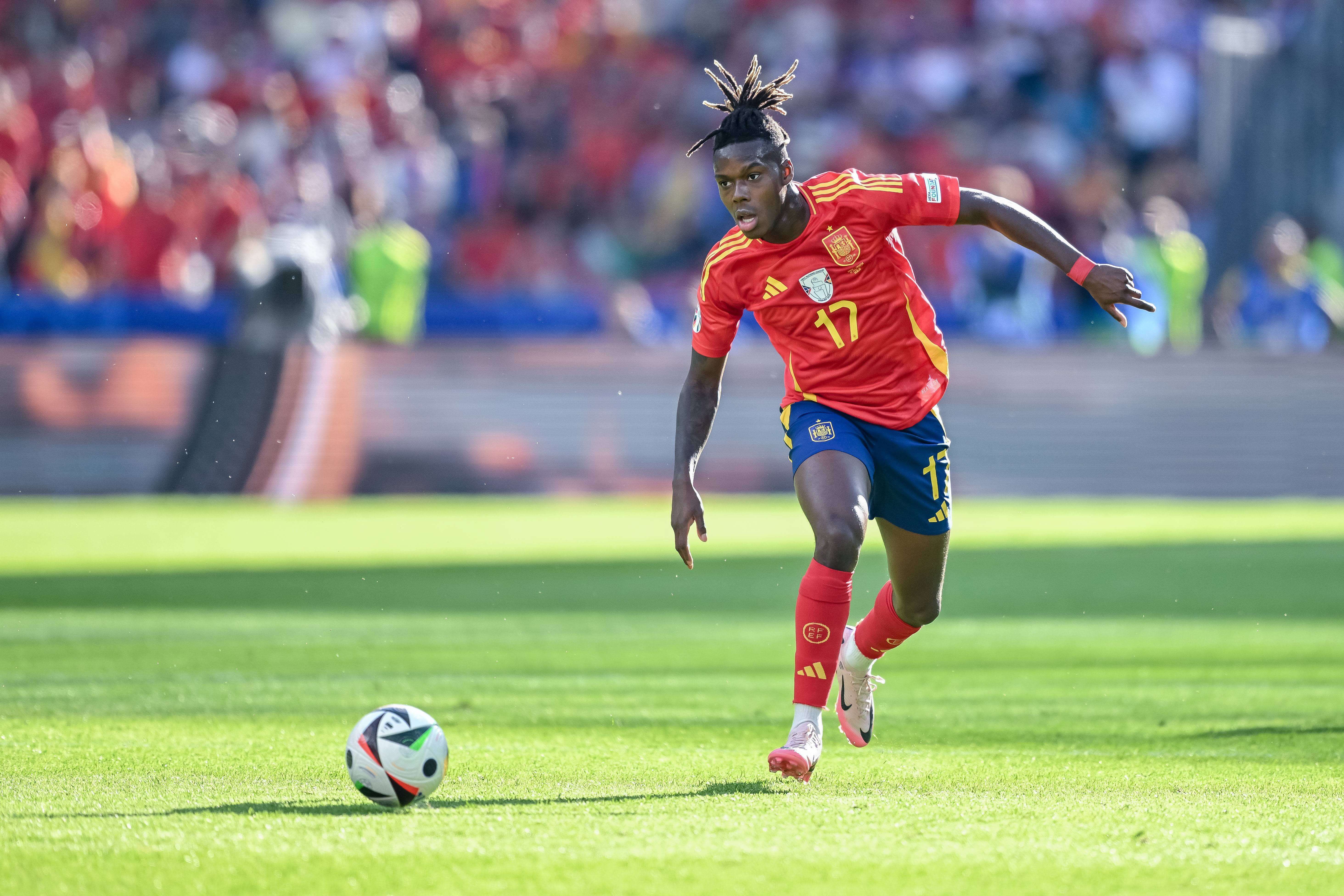  Nico Williams jugando el España vs Croacia (Cordon Press)