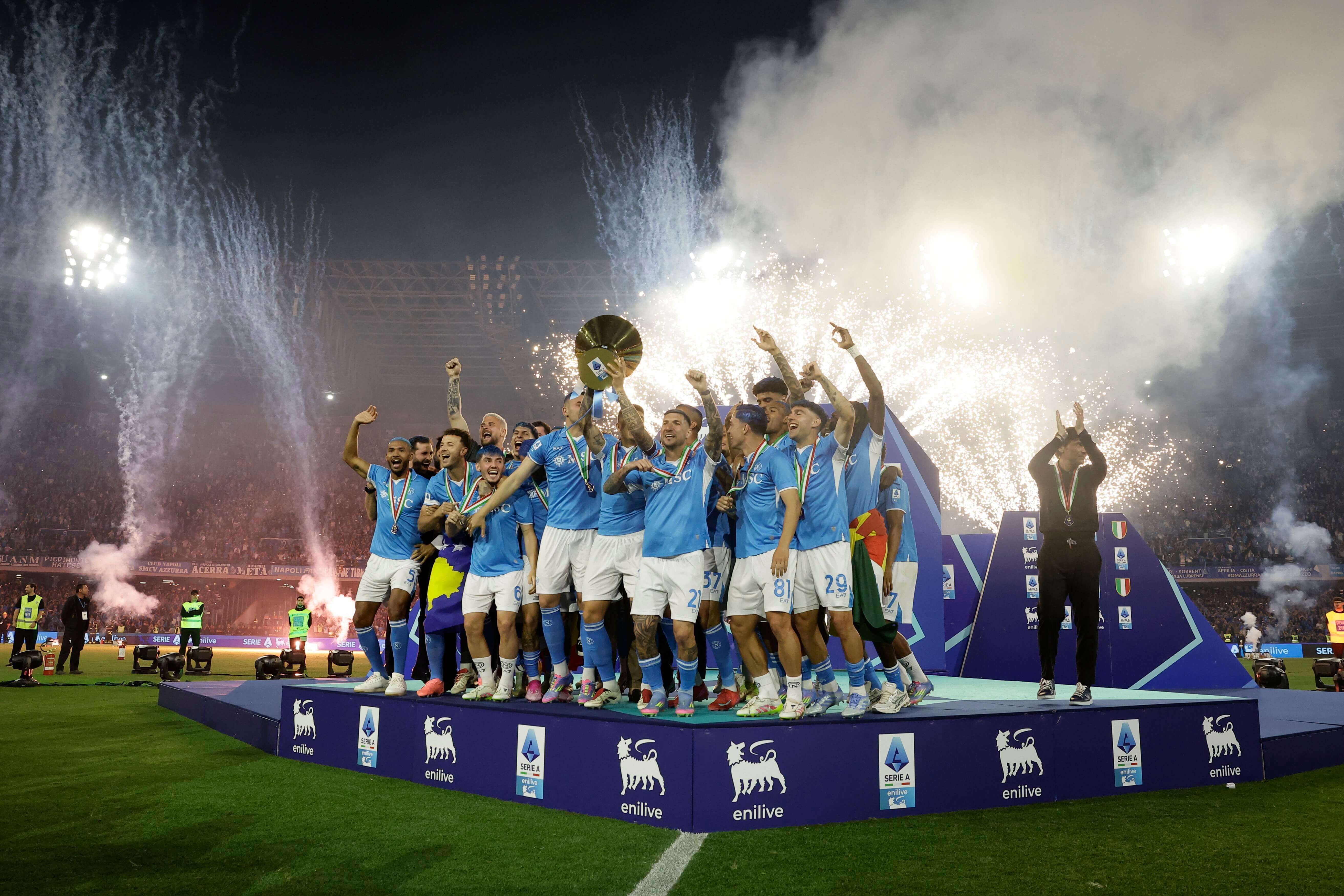  El Nápoles celebra su título de campeón de la Serie A.