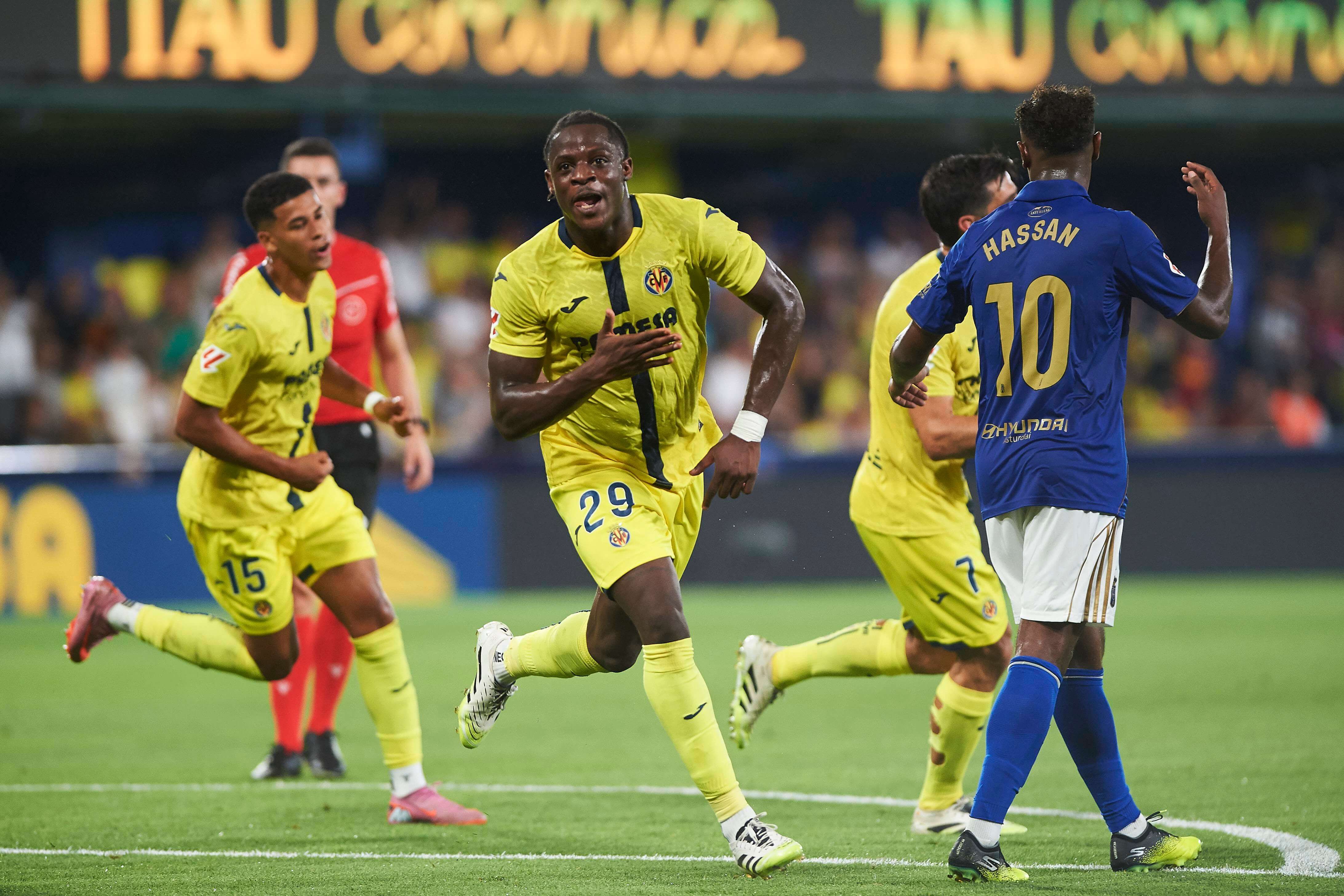  Etta Eyong celebra su gol en el Villarreal-Real Oviedo (FOTO: Cordón Press).
