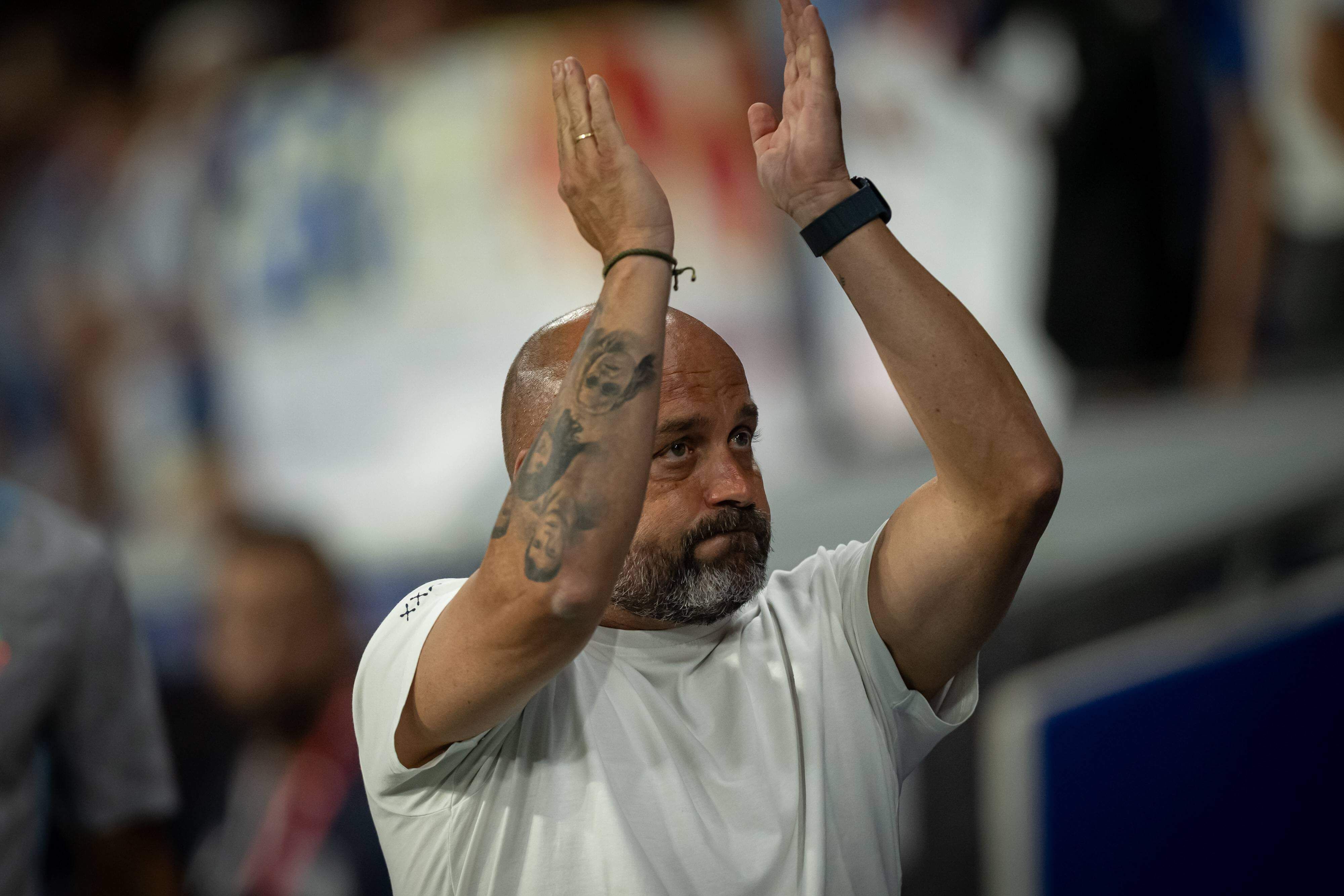  Manolo González, aplaude en un partido del Espanyol (FOTO: Cordón Press).