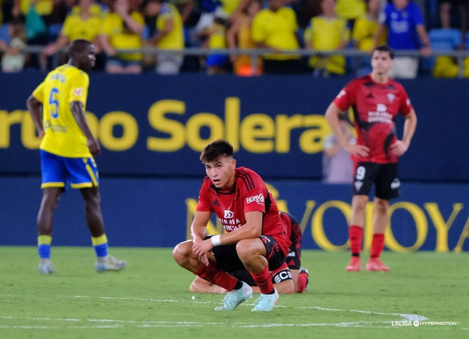 Imagen de desconsuelo rojillo en el Nuevo Mirandilla.