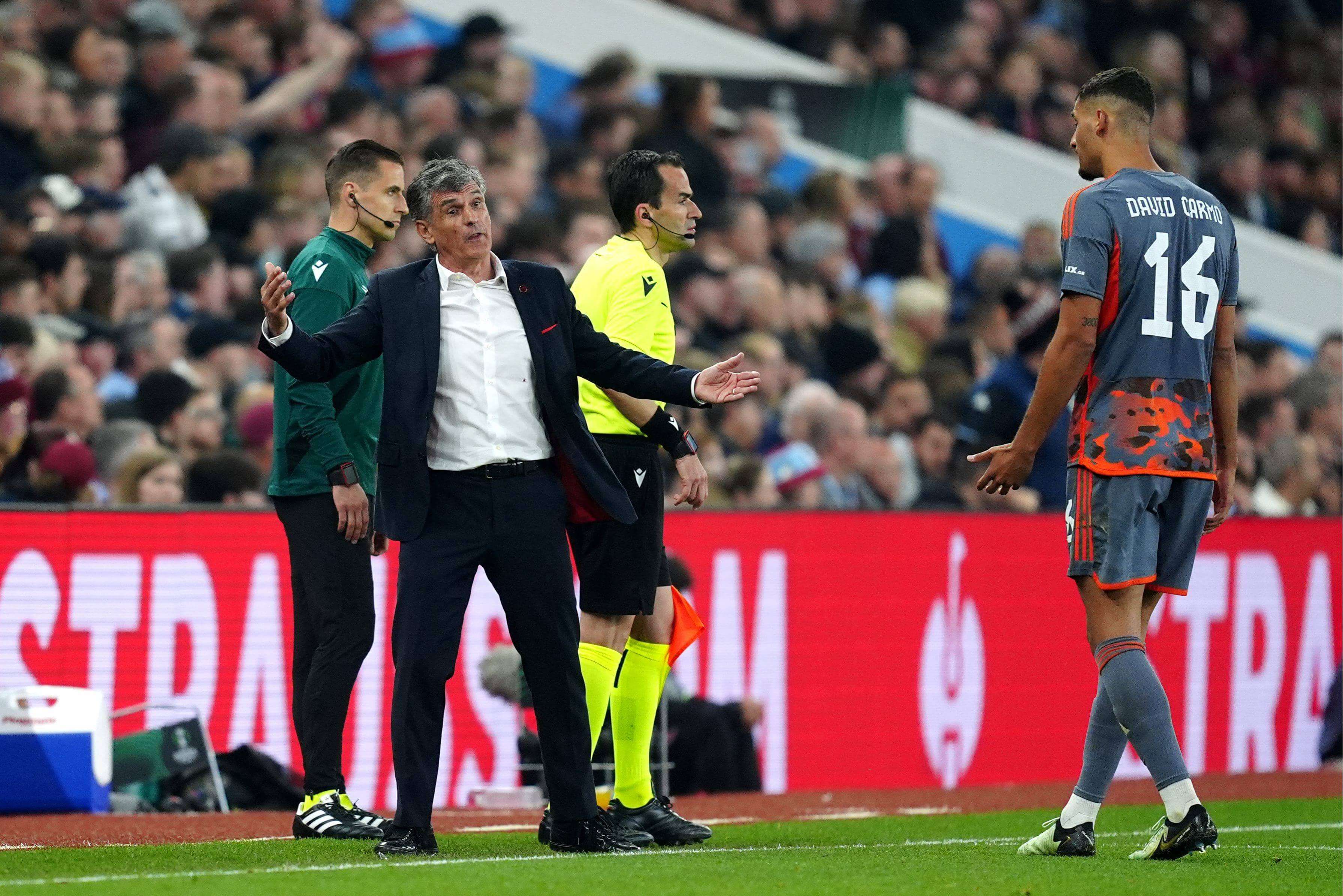  David Carmo y Mendilibar, en el Olympiacos.