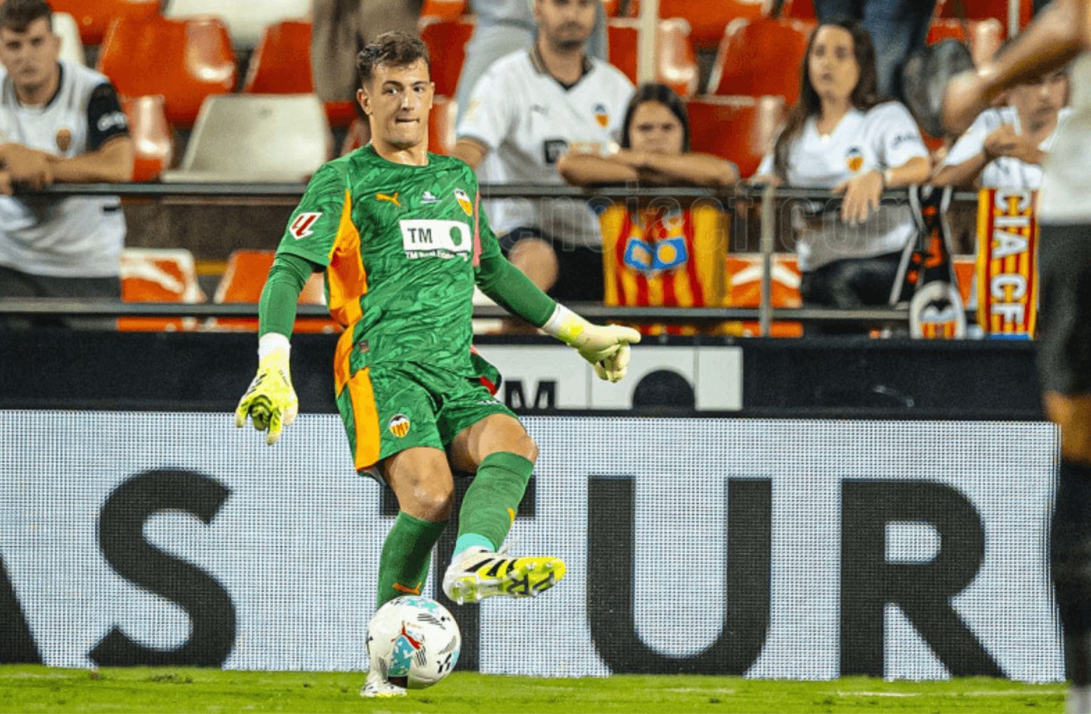  Julen Agirrezabala pidió salir en el mercado de fichajes