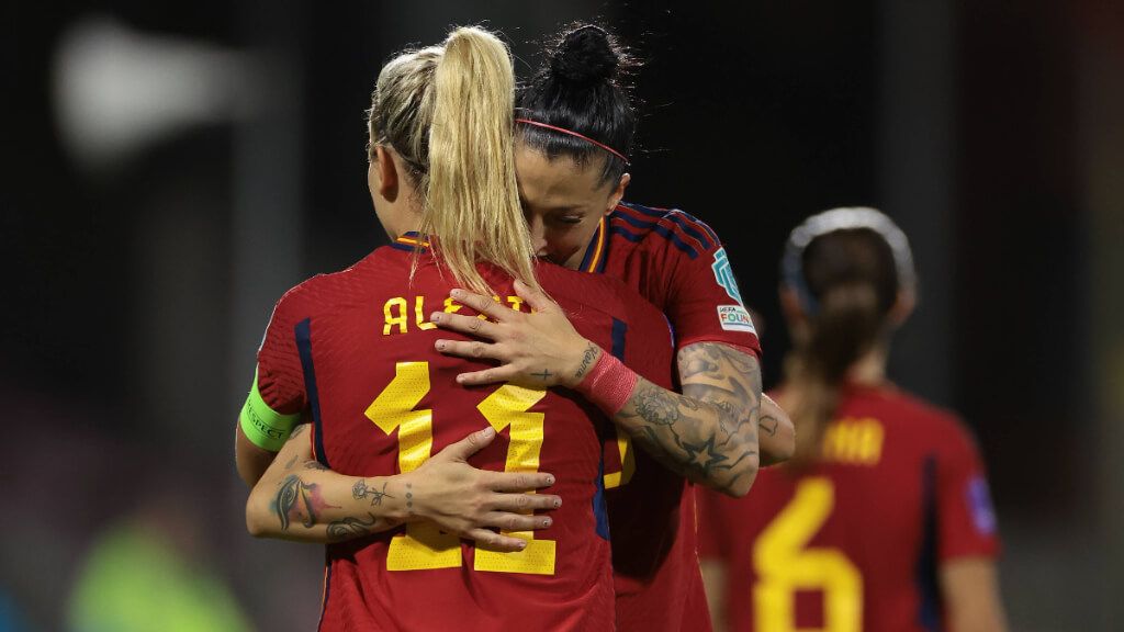  Alexia Putellas y Jenni Hermoso (Fuente: Cordon Press)